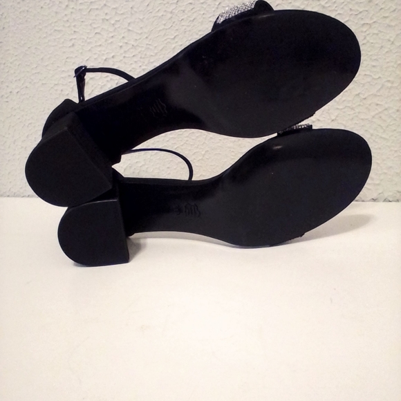 L Miller Black Faux Suede Rhinestone Toe Ankle Strap 2 1/2" Heels sz 11 M - Picture 8 of 8